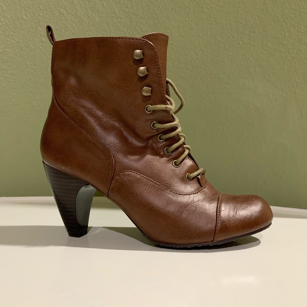 3” Brown booties
